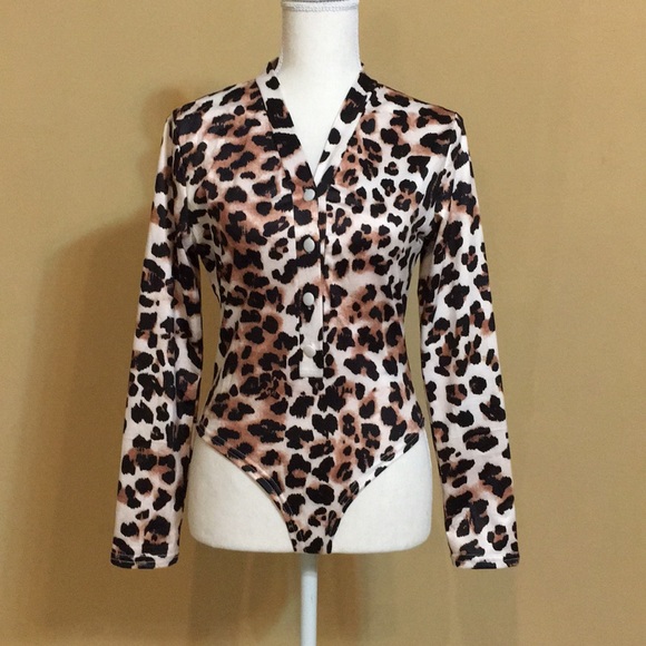 Tops - 🧡NWOT🖤LEOPARD LONG SLEEVE BODYSUIT